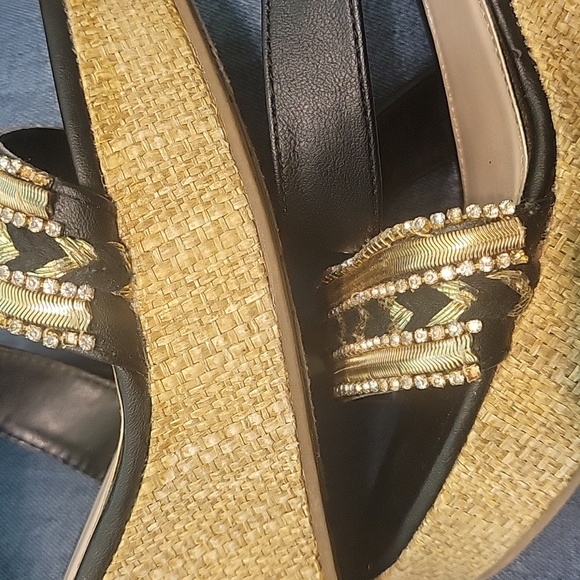 Chic Black and Tan Wedge Sandals - Picture 4 of 7